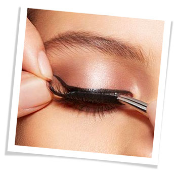 artemes eyelash application